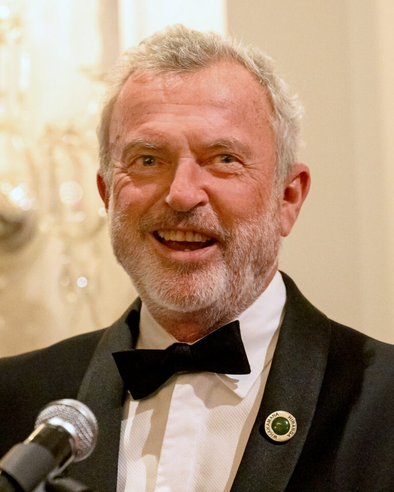 Sam Neill en la ceremonia Arts Foundation Icon Whakamana Hiranga Awards, Wellington, diciembre de 2022